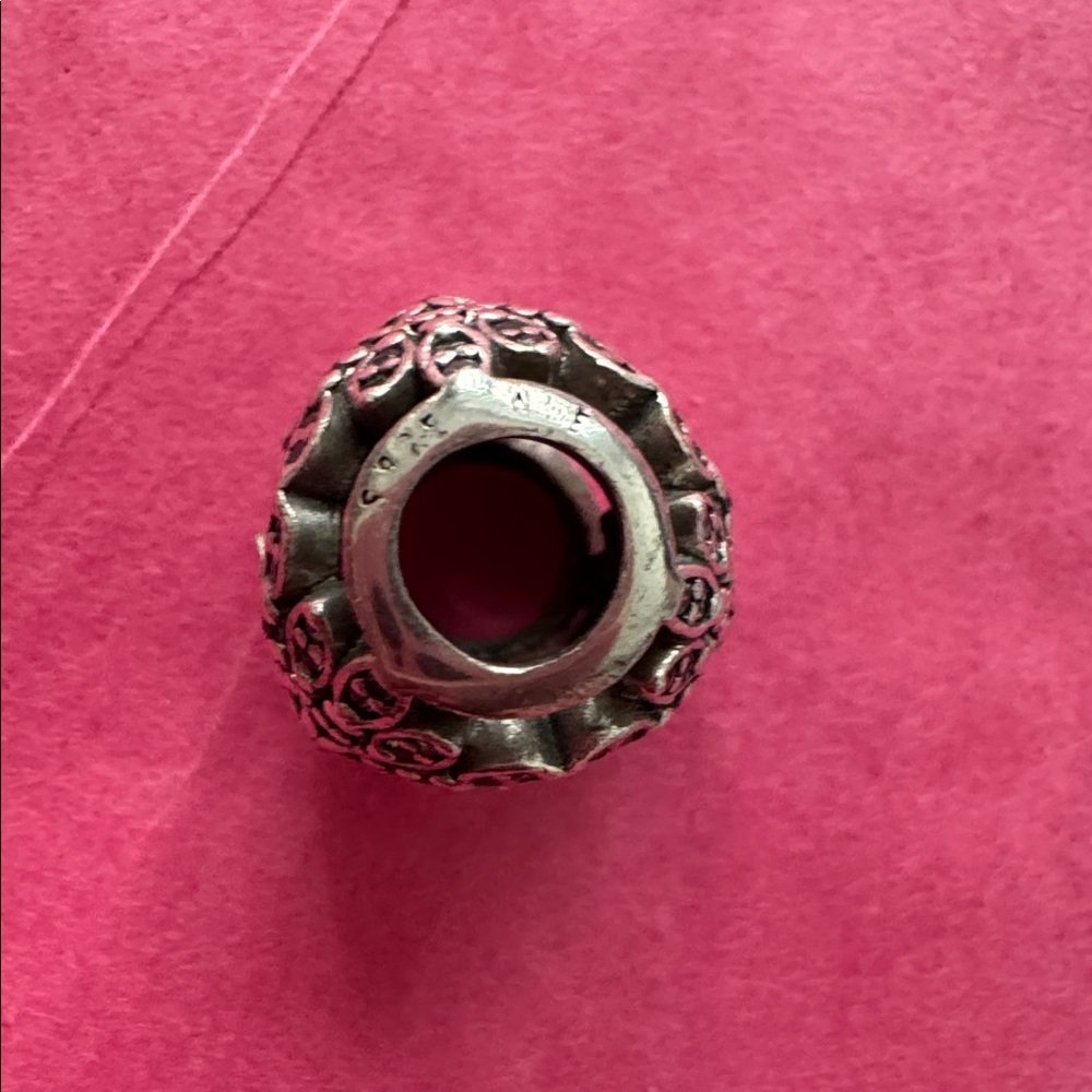 100% Authentic Pandora Snowflake Charm - Picture 4 of 4